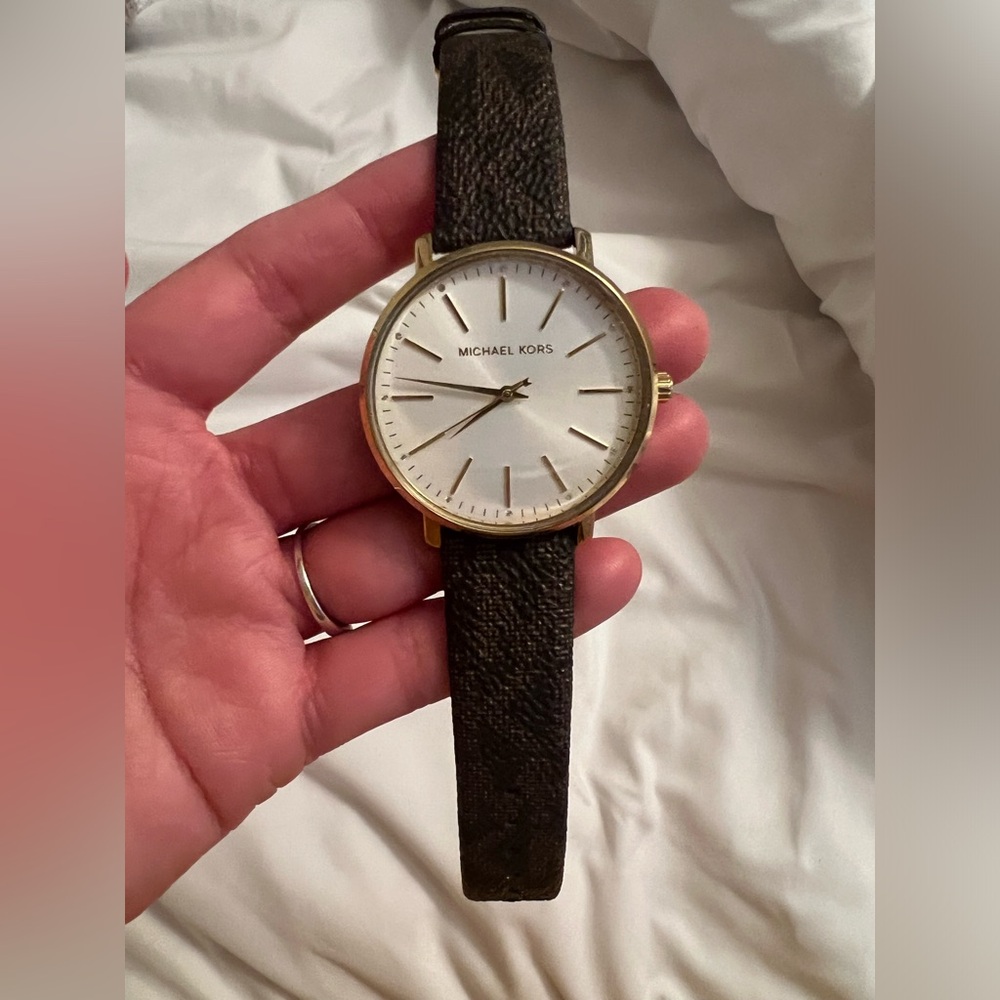 brand new never worn authentic MICHAEL KORS watch